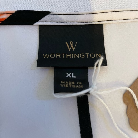 Worthington white blouse with floral print and a great floppy neck line. Size XL - Picture 2 of 7